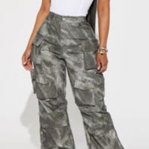 Fashion Nova Gray Wide Leg Cargo Pants